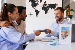 Large Travel Networks vs Independent Travel Homeworker in the UK: What New Agents Need to Know Before Joining